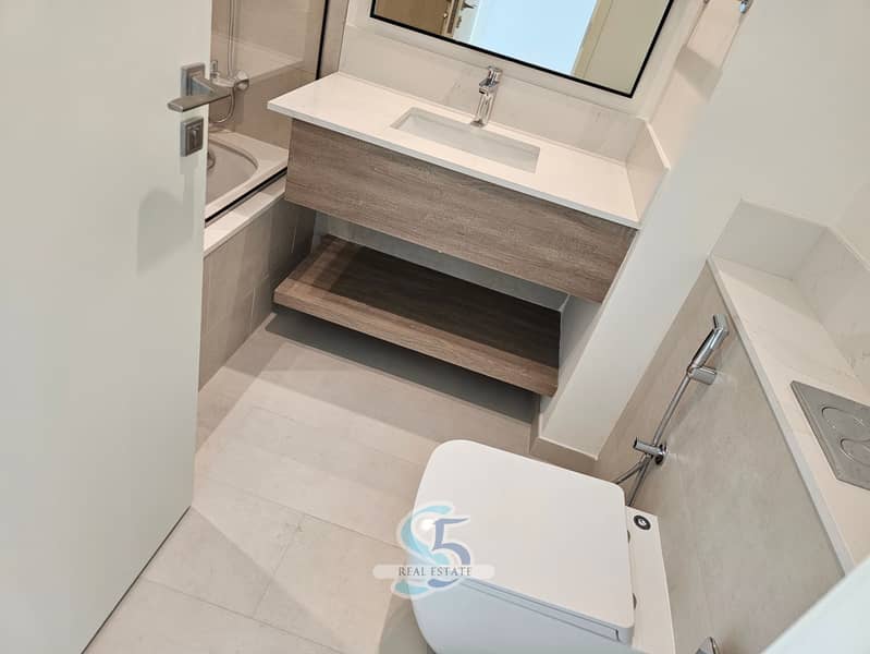 BRAND NEW | PARK FACING | CLOSE TO GYM/POOL - Image 7