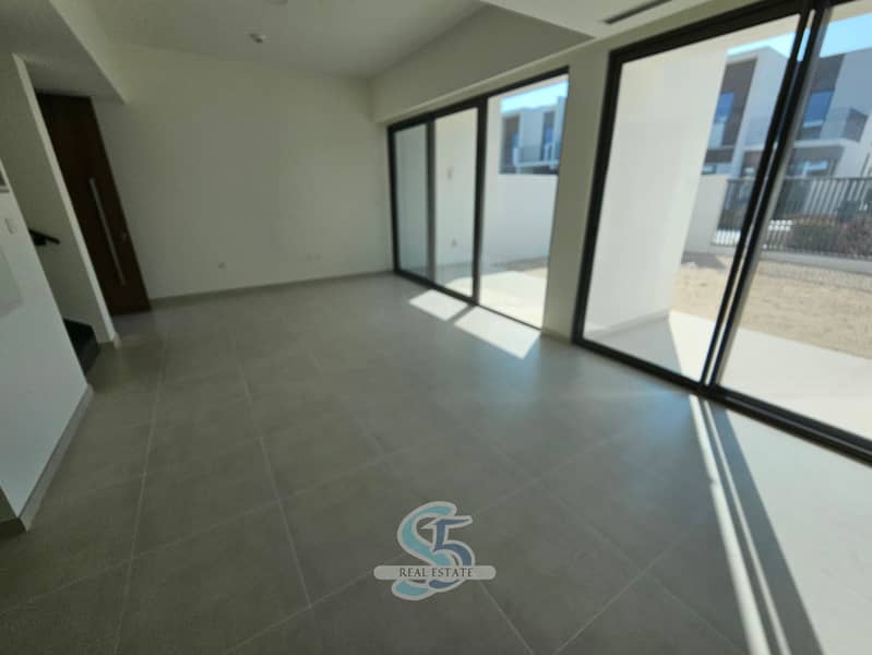 BRAND NEW | PARK FACING | CLOSE TO GYM/POOL - Image 17