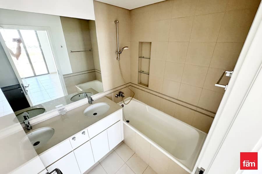 BLVD View | Best Offer At 1.25m | Vacant - Image 9