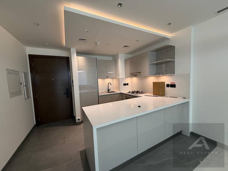 Elegant 3Bhk+MaidsRoom+5Bath|Fully Furnished | Brandnew