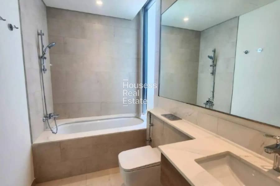 Corner 4BR plus Maid Townhouse | Near Park - Image 15