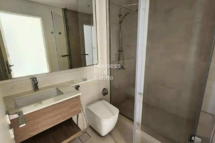 Corner 4BR plus Maid Townhouse | Near Park - Image 16