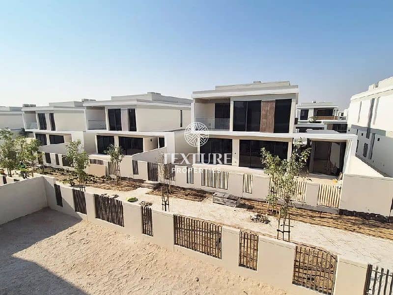 Near to Pool and Park | Corner Unit