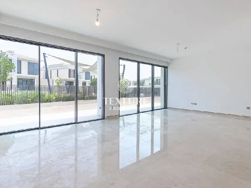 Near to Pool and Park | Corner Unit