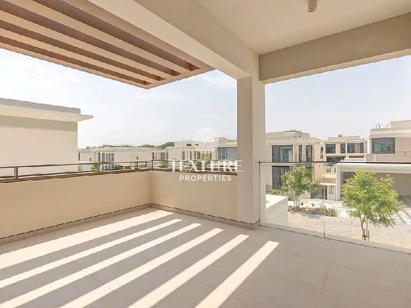 Near to Pool and Park | Corner Unit - Image 8