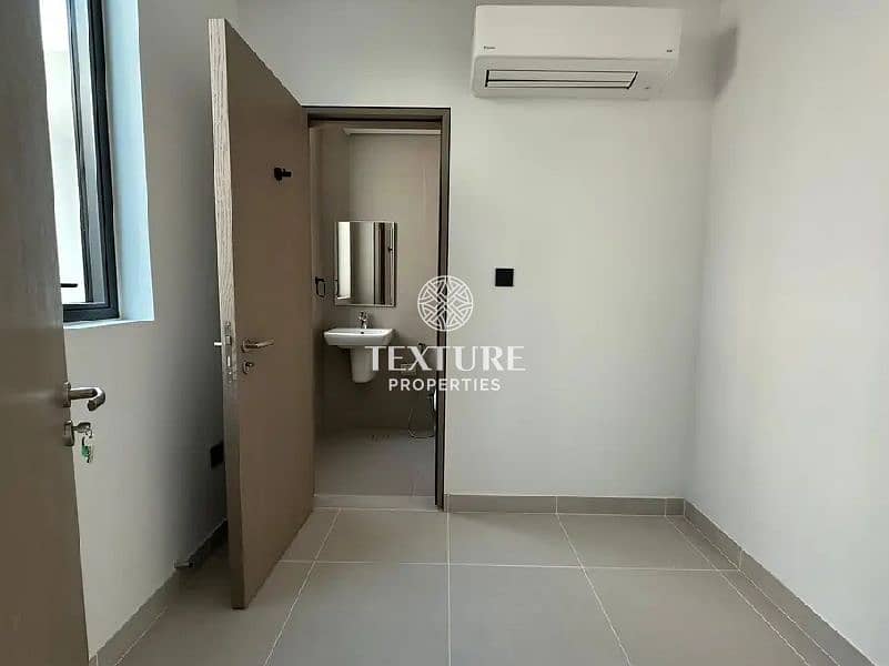 Near to Pool and Park | Corner Unit - Image 11