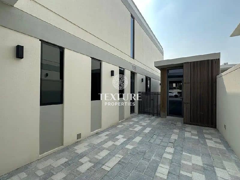 Near to Pool and Park | Corner Unit - Image 12