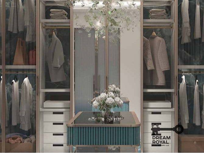 Sea view | Spacious layout | Prime location - Image 9