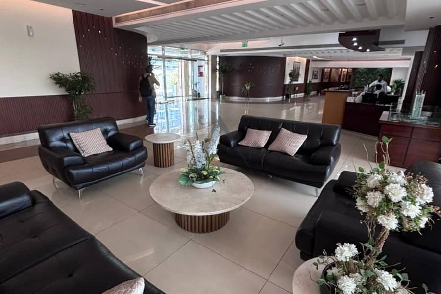 Ready to move in| Walking distance from DMCC metro| Near to Marina Mall - Image 10