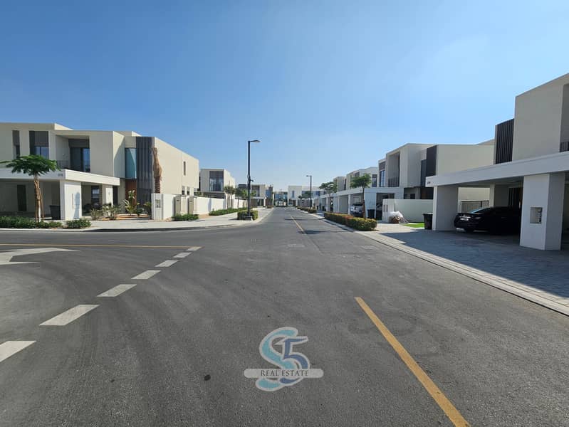 BRAND NEW | PARK FACING | CLOSE TO GYM/POOL - Image 22