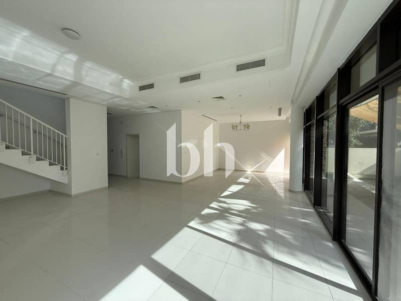 V3 type I Large and Spacious I Pool across the road