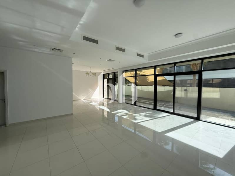 V3 type I Large and Spacious I Pool across the road