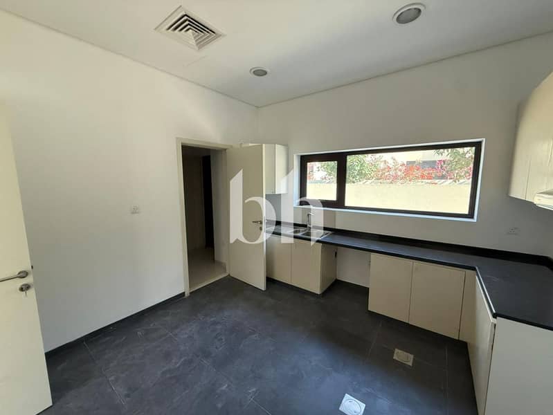 V3 type I Large and Spacious I Pool across the road - Image 6