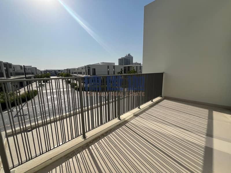 LANDSCAPED | VACANT | WITH KITCHEN APPLIANCES - Image 9