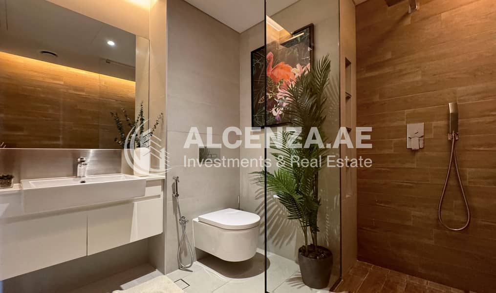 Luxury Furnished 2BR | Prime Location | Sea View - Image 19