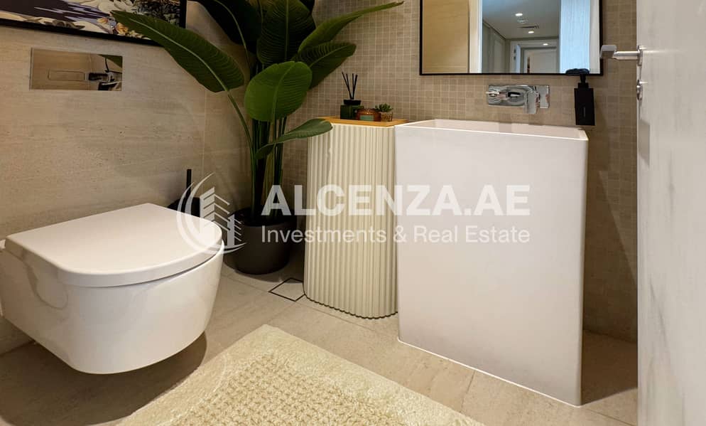 Luxury Furnished 2BR | Prime Location | Sea View - Image 21