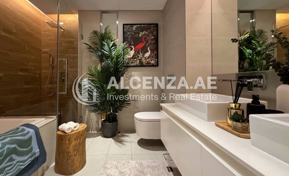 Luxury Furnished 2BR | Prime Location | Sea View - Image 22