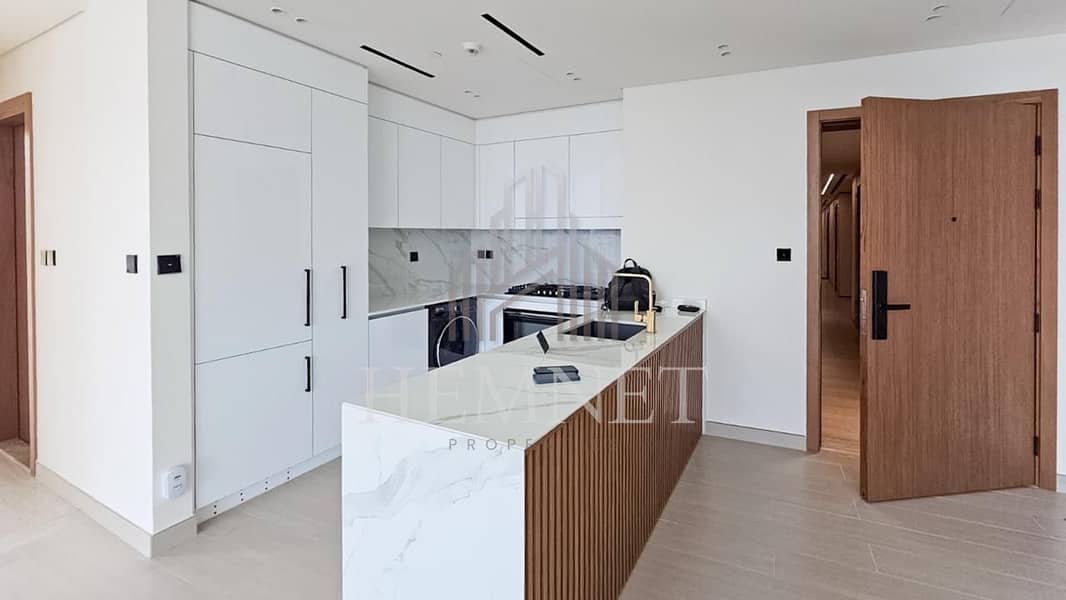 Brand New Unit | Vacant | Genuine Resale