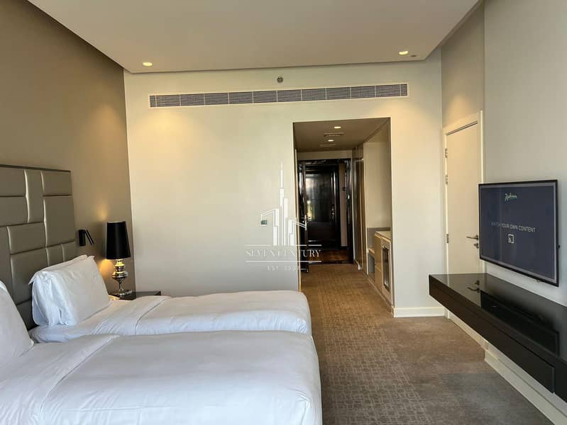 Beautifully Furnished Studio |Golf View | Hot Deal - Image 8