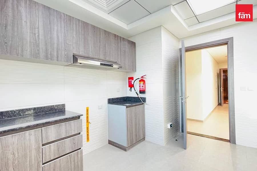 Park View | Higher Floor | Maids Room