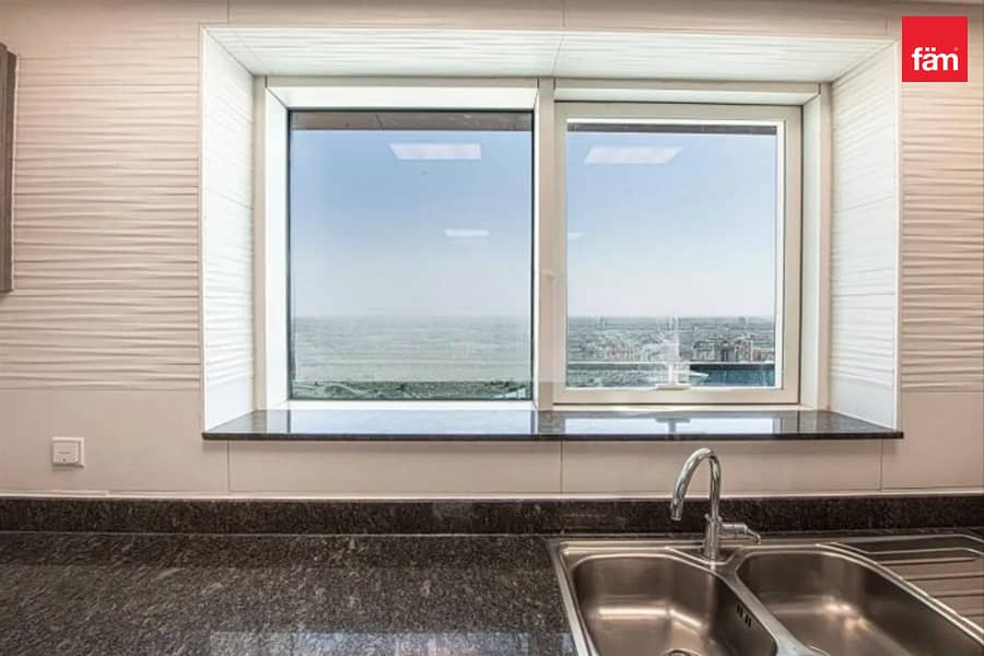 Park View | Higher Floor | Maids Room - Image 6