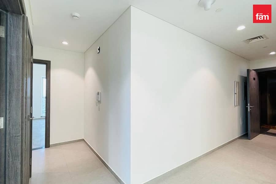 Park View | Higher Floor | Maids Room - Image 15