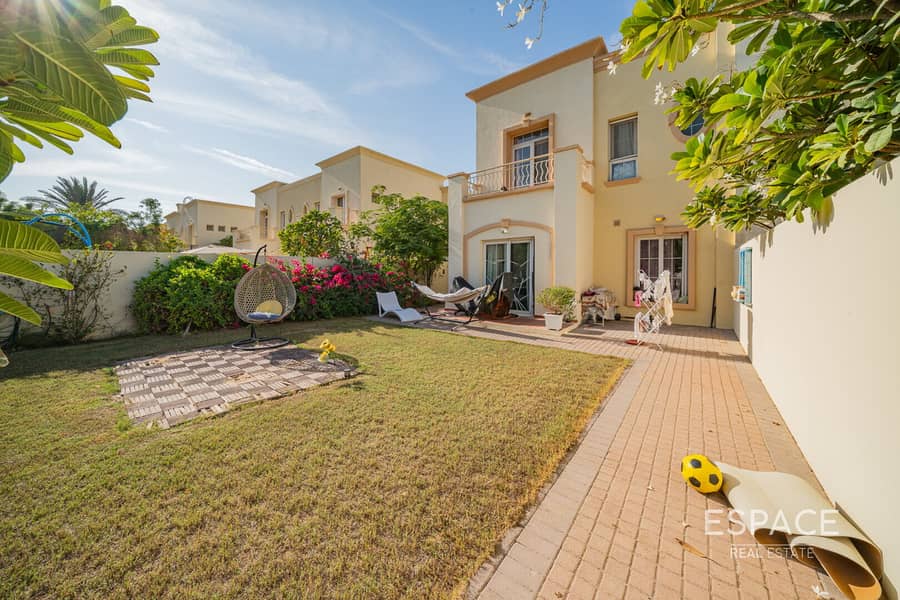 Large Plot | Close to Park | 3E