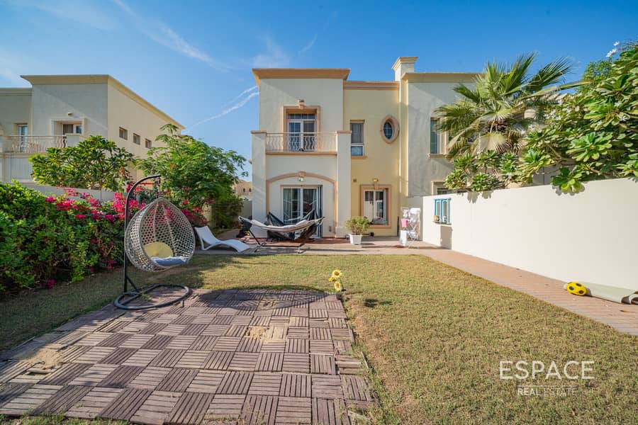 Large Plot | Close to Park | 3E