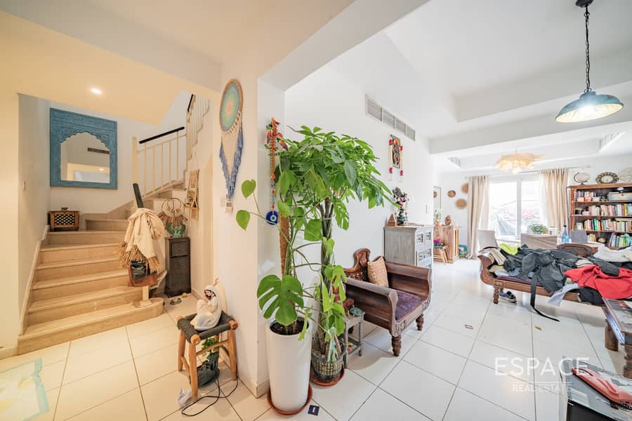 Large Plot | Close to Park | 3E