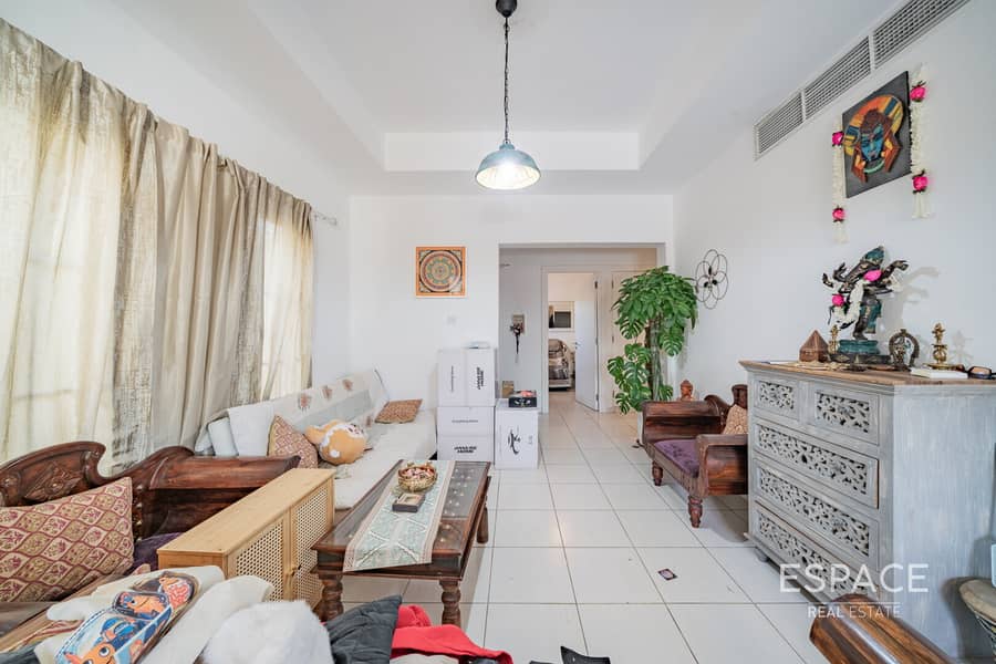 Large Plot | Close to Park | 3E