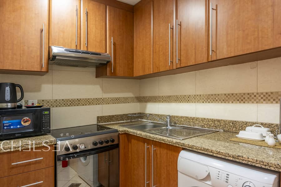 VACANT | NICELY FURNISHED | MID FLOOR - Image 8