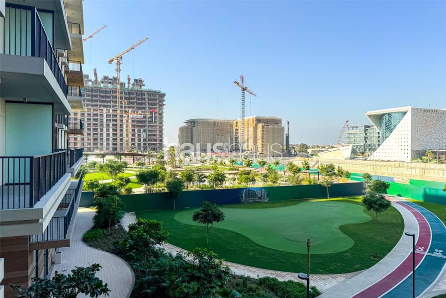 Low Floor | Wide Balcony | Central Park View - Image 11