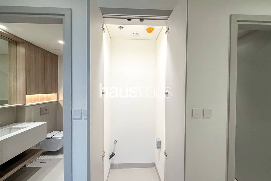 High Floor | Corner Unit | Chiller Free - Image 16