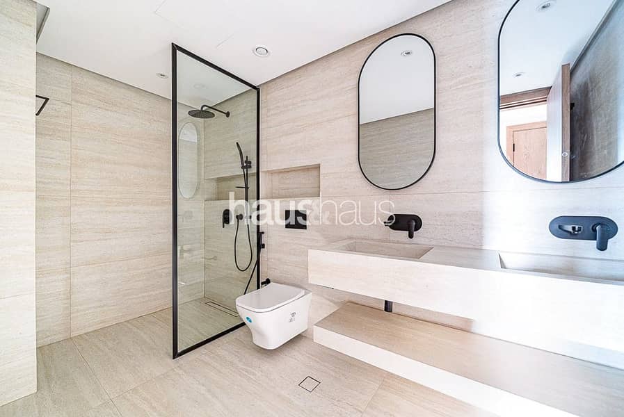 VOT | Fully Renovated | Single Row - Image 9