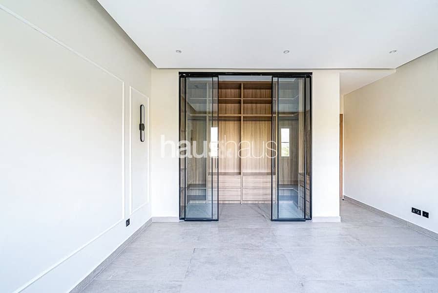 VOT | Fully Renovated | Single Row - Image 10