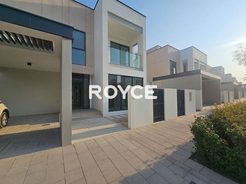 Vacant | Huge 4BR+Maids Villa | Facing Amenities