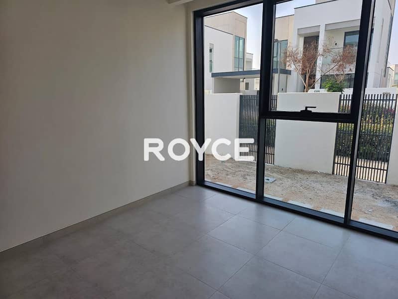 Vacant | Huge 4BR+Maids Villa | Facing Amenities