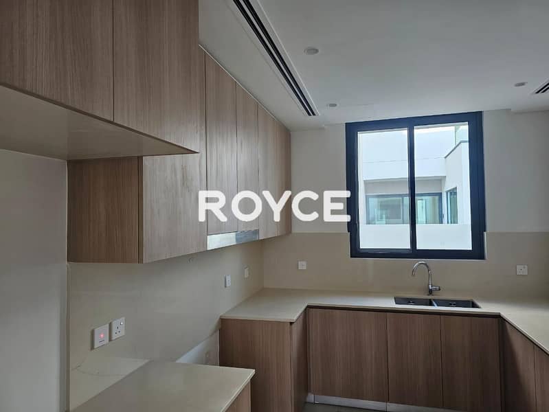 Vacant | Huge 4BR+Maids Villa | Facing Amenities - Image 8