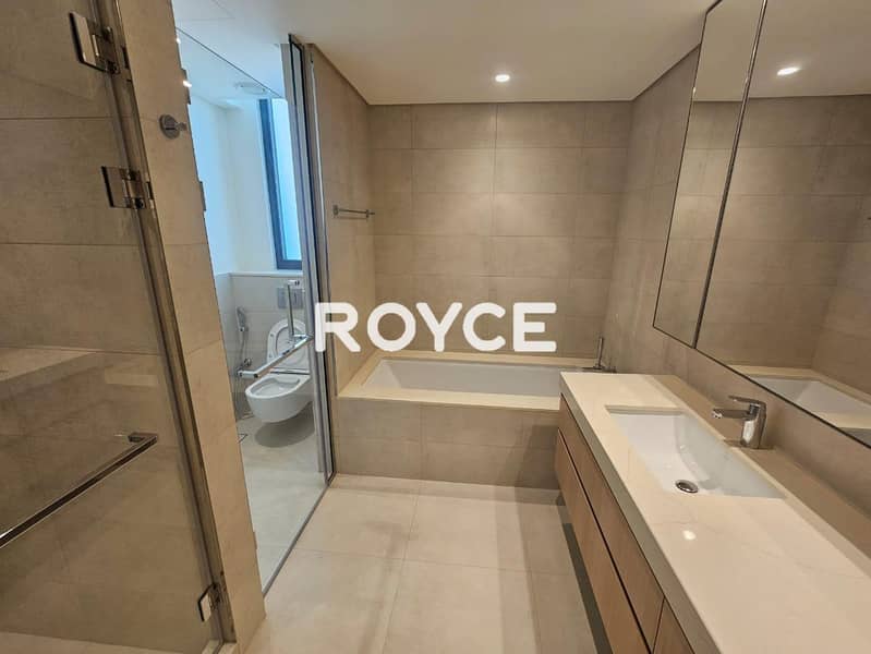 Vacant | Huge 4BR+Maids Villa | Facing Amenities - Image 12