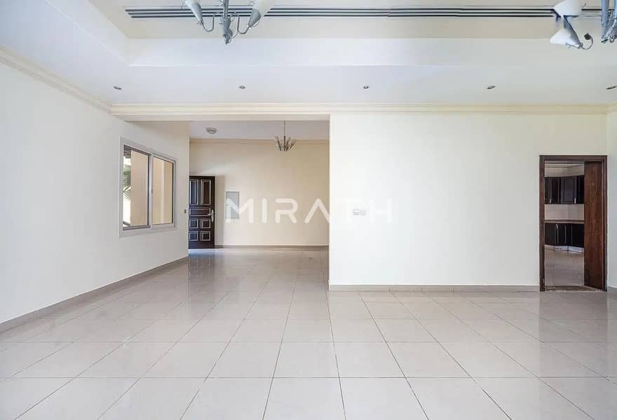 Newly Renovated Villa | Close to Park | Pool