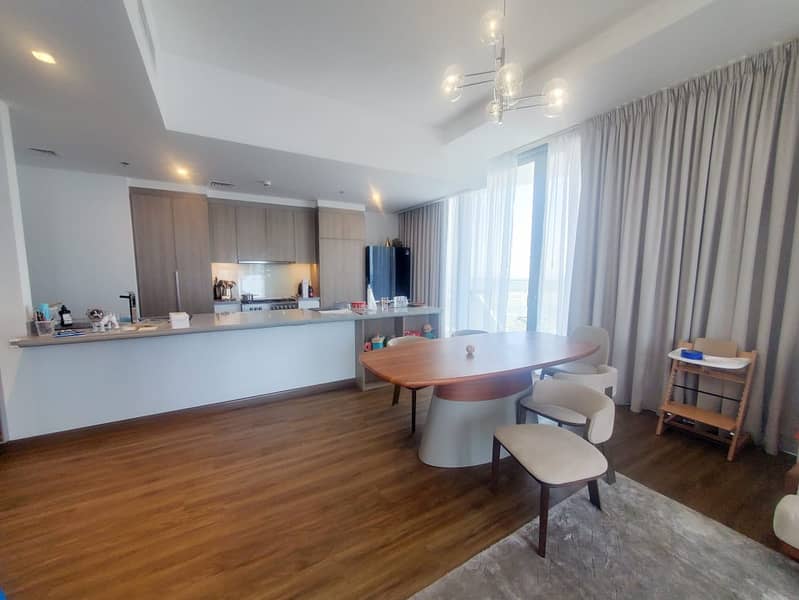 SCENIC VIEWS - STUNNING 3 BEDROOM - FURNISHED - FREE 1 MONTH !