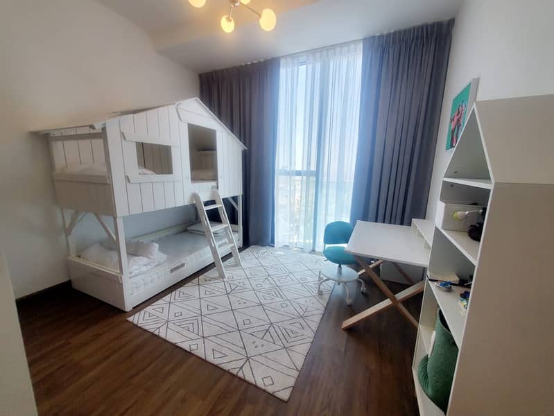 SCENIC VIEWS - STUNNING 3 BEDROOM - FURNISHED - FREE 1 MONTH ! - Image 14