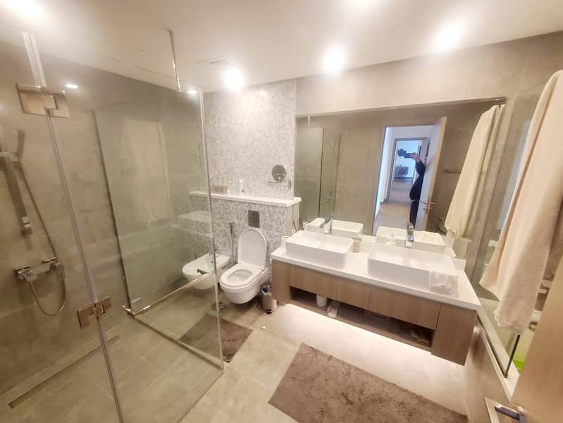 SCENIC VIEWS - STUNNING 3 BEDROOM - FURNISHED - FREE 1 MONTH ! - Image 21