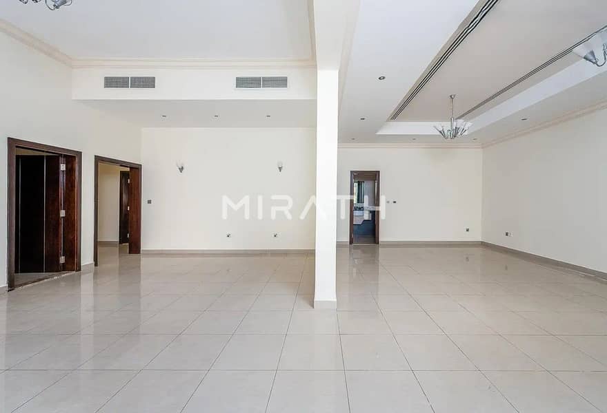 Newly Renovated Villa | Close to Park | Pool