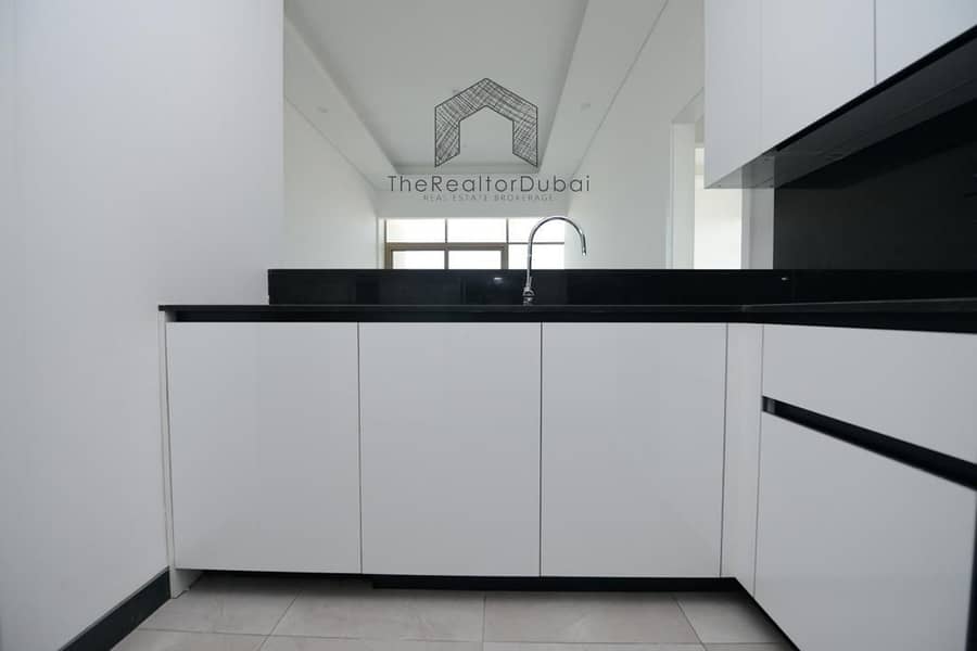 Corner Unit | Spacious | Ready to move in - Image 10