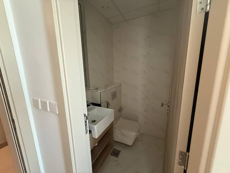 Exclusive | High Floor | Brand New | Multiple Cheq - Image 15