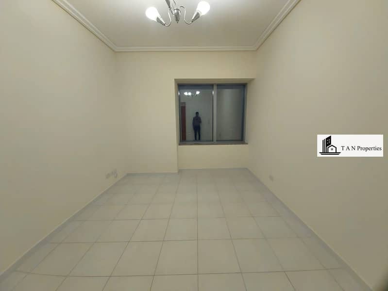 CHILLER FREE | SKYLINE VIEW | NEARBY METRO