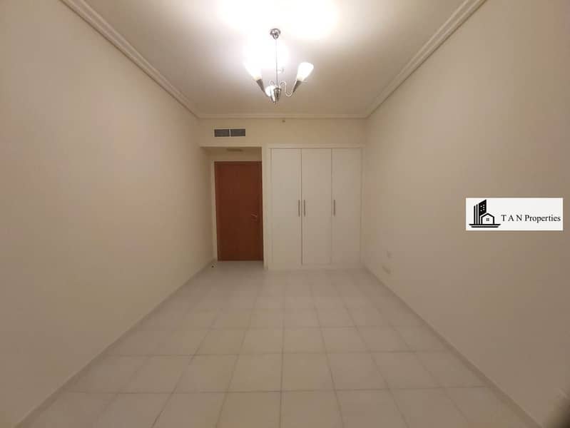 CHILLER FREE | SKYLINE VIEW | NEARBY METRO