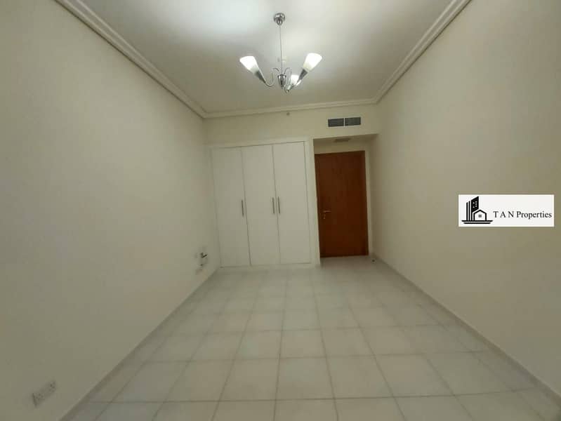 CHILLER FREE | SKYLINE VIEW | NEARBY METRO - Image 8