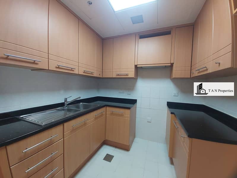 CHILLER FREE | SKYLINE VIEW | NEARBY METRO - Image 11